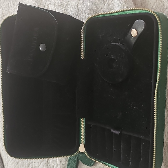 Pandora Green Leather  Jewelry Case Limited Edition Retired - Picture 4 of 7